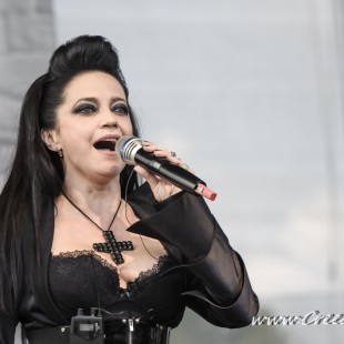 109 Lucie B&iacute;l&aacute; Arakain